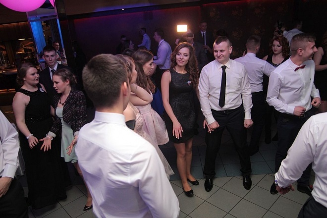 Bal Studniówkowy w Zespole Szkół Zawodowych nr 3 [09.01.2016] - zdjęcie #109 - eOstroleka.pl