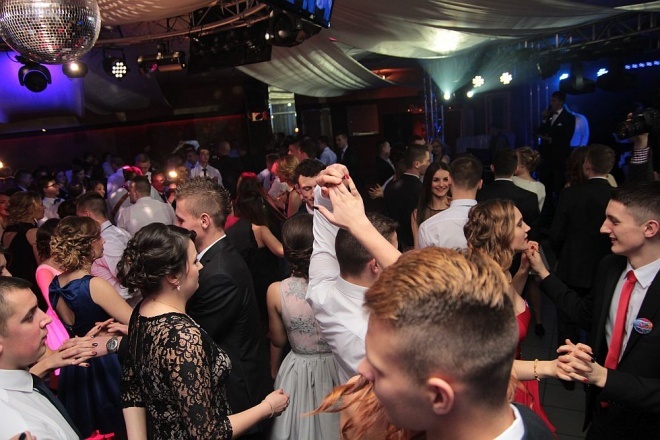 Bal Studniówkowy w Zespole Szkół Zawodowych nr 3 [09.01.2016] - zdjęcie #99 - eOstroleka.pl