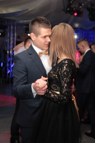 Bal Studniówkowy w Zespole Szkół Zawodowych nr 3 [09.01.2016] - zdjęcie #78 - eOstroleka.pl