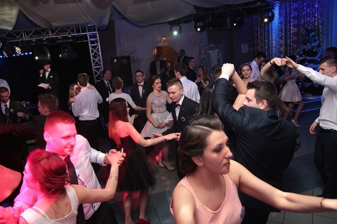 Bal Studniówkowy w Zespole Szkół Zawodowych nr 3 [09.01.2016] - zdjęcie #70 - eOstroleka.pl