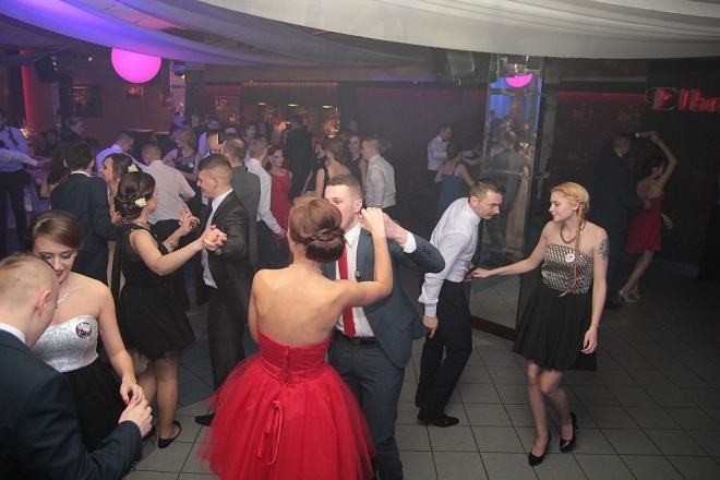 Bal Studniówkowy w Zespole Szkół Zawodowych nr 3 [09.01.2016] - zdjęcie #65 - eOstroleka.pl
