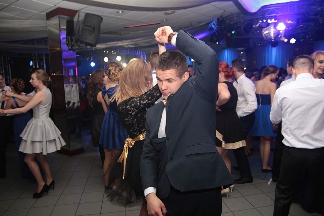 Bal Studniówkowy w Zespole Szkół Zawodowych nr 3 [09.01.2016] - zdjęcie #63 - eOstroleka.pl