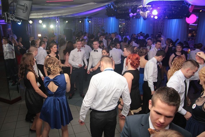 Bal Studniówkowy w Zespole Szkół Zawodowych nr 3 [09.01.2016] - zdjęcie #61 - eOstroleka.pl