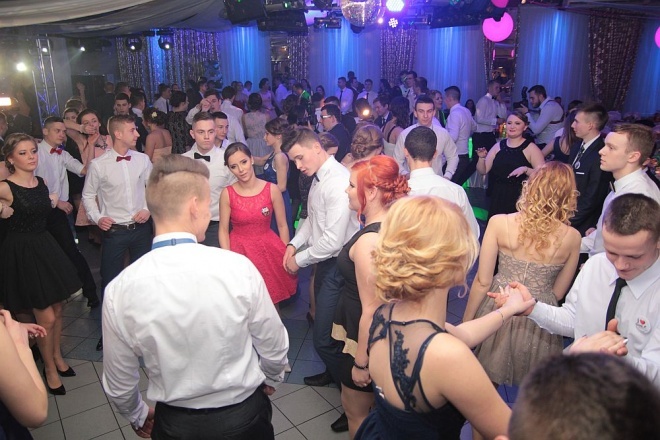 Bal Studniówkowy w Zespole Szkół Zawodowych nr 3 [09.01.2016] - zdjęcie #60 - eOstroleka.pl