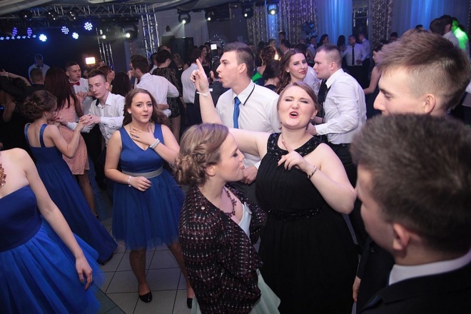 Bal Studniówkowy w Zespole Szkół Zawodowych nr 3 [09.01.2016] - zdjęcie #58 - eOstroleka.pl
