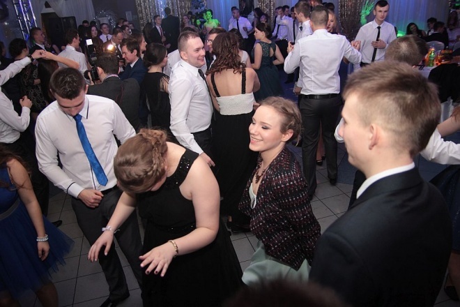 Bal Studniówkowy w Zespole Szkół Zawodowych nr 3 [09.01.2016] - zdjęcie #57 - eOstroleka.pl