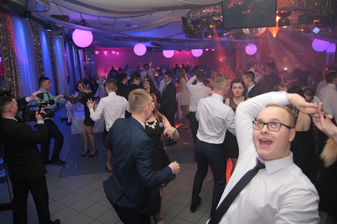 Bal Studniówkowy w Zespole Szkół Zawodowych nr 3 [09.01.2016] - zdjęcie #51 - eOstroleka.pl