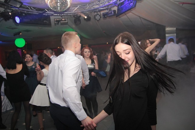 Bal Studniówkowy w Zespole Szkół Zawodowych nr 3 [09.01.2016] - zdjęcie #48 - eOstroleka.pl