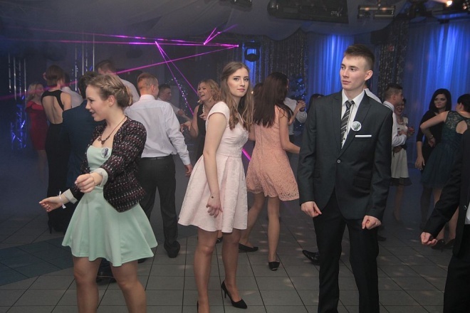 Bal Studniówkowy w Zespole Szkół Zawodowych nr 3 [09.01.2016] - zdjęcie #43 - eOstroleka.pl