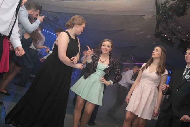 Bal Studniówkowy w Zespole Szkół Zawodowych nr 3 [09.01.2016] - zdjęcie #41 - eOstroleka.pl