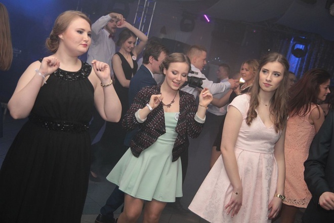 Bal Studniówkowy w Zespole Szkół Zawodowych nr 3 [09.01.2016] - zdjęcie #40 - eOstroleka.pl