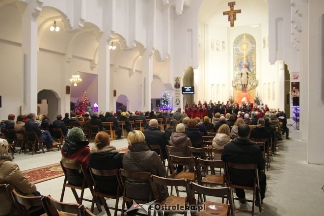 „Pierwsza kolęda” - wyjątkowy koncert w kościele pw. św Franciszka z Asyżu [10.01.2016] - zdjęcie #2 - eOstroleka.pl