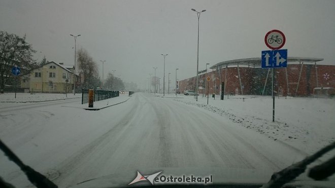 Uwaga kierowcy: Fatalne warunki na drogach w regionie [11.01.2016] - zdjęcie #7 - eOstroleka.pl