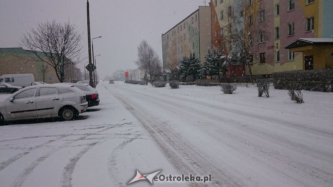 Uwaga kierowcy: Fatalne warunki na drogach w regionie [11.01.2016] - zdjęcie #6 - eOstroleka.pl