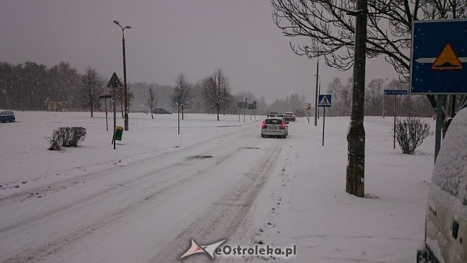 Uwaga kierowcy: Fatalne warunki na drogach w regionie [11.01.2016] - zdjęcie #4 - eOstroleka.pl