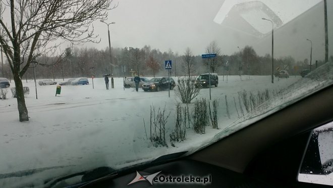 Uwaga kierowcy: Fatalne warunki na drogach w regionie [11.01.2016] - zdjęcie #3 - eOstroleka.pl