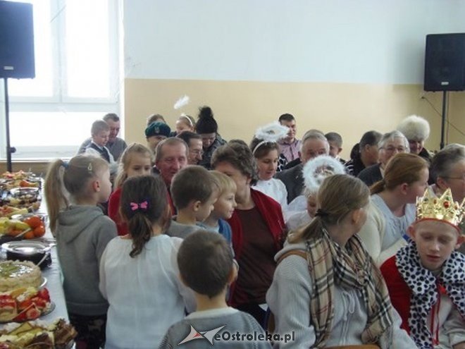„A Betlejem to my sami” - bożonarodzeniowe jasełka w Szkole Podstawowej w Pasiekach [12.01.2016] - zdjęcie #2 - eOstroleka.pl