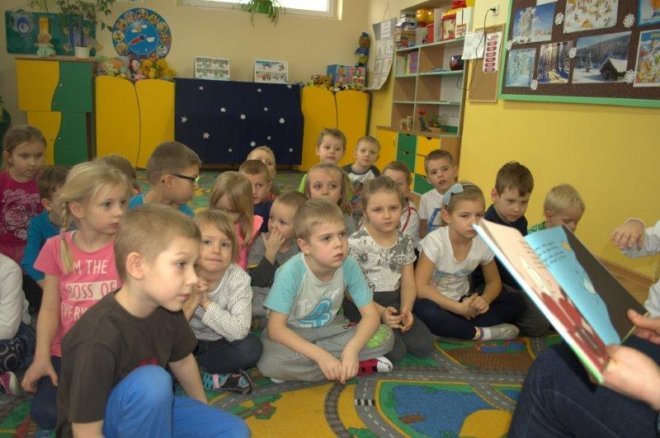 „Przygody kropli wody” w ramach akcji Ostrołęka Czyta Dzieciom [14.01.2016] - zdjęcie #3 - eOstroleka.pl