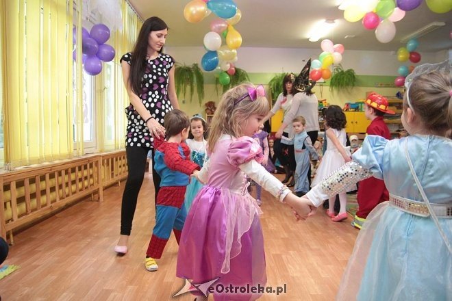 Bal karnawałowy w miejskiej „szesnastce” [15.01.2016] - zdjęcie #89 - eOstroleka.pl