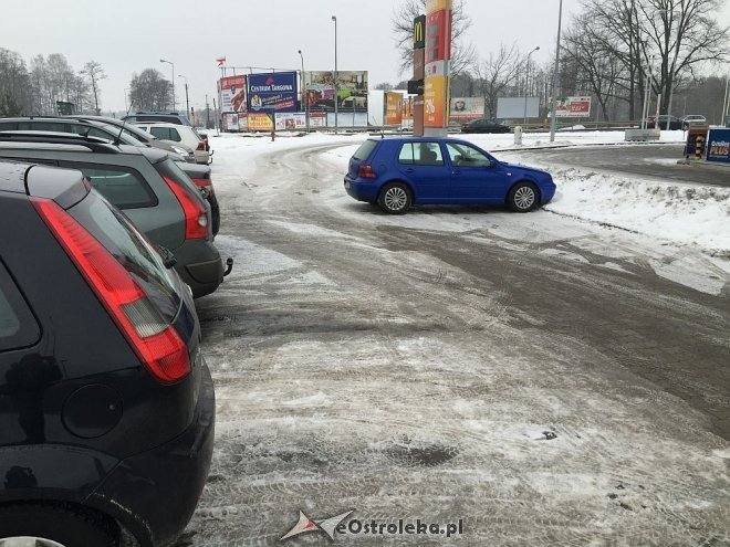 Ostrołęka: Mistrz Parkowania pod McDonalds [15.01.2016] - zdjęcie #4 - eOstroleka.pl