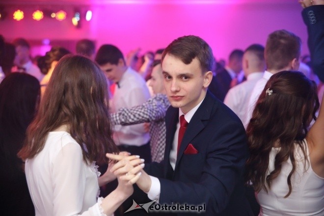 Studniówka w I Liceum Ogólnokształcącym im. gen. Józefa Bema w Ostrołęce [16.01.2016] - zdjęcie #31 - eOstroleka.pl