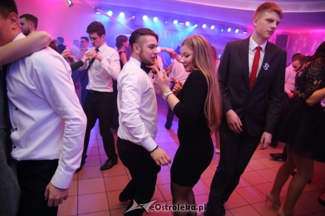 Studniówka w I Liceum Ogólnokształcącym im. gen. Józefa Bema w Ostrołęce [16.01.2016] - zdjęcie #22 - eOstroleka.pl