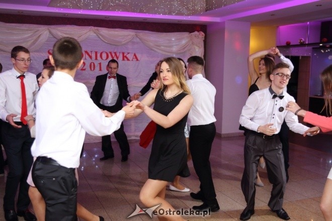 Studniówka maturzystów z Zespołu Szkół Powiatowych z Baranowa [16.01.2016] - zdjęcie #17 - eOstroleka.pl