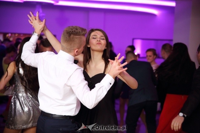 Studniówka maturzystów z Zespołu Szkół Powiatowych z Baranowa [16.01.2016] - zdjęcie #13 - eOstroleka.pl