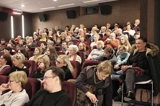 Spotkanie z Kingą Dębską w Dyskusyjnym Klubie Filmowym [18.01.2016] - zdjęcie #10 - eOstroleka.pl