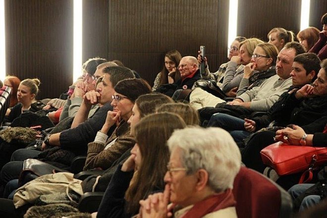 Spotkanie z Kingą Dębską w Dyskusyjnym Klubie Filmowym [18.01.2016] - zdjęcie #8 - eOstroleka.pl