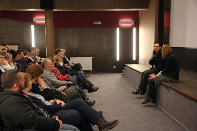 Spotkanie z Kingą Dębską w Dyskusyjnym Klubie Filmowym [18.01.2016] - zdjęcie #6 - eOstroleka.pl