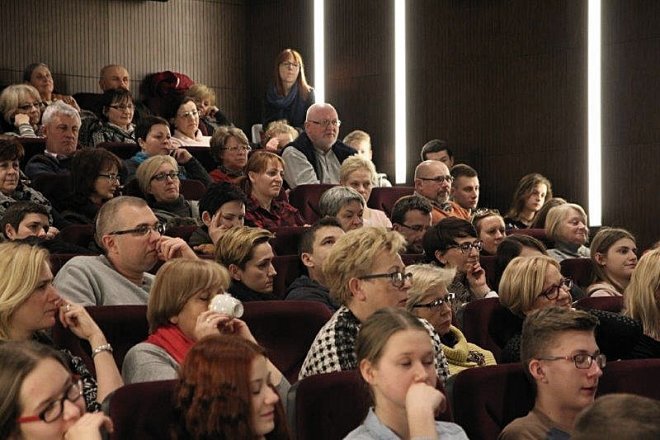 Spotkanie z Kingą Dębską w Dyskusyjnym Klubie Filmowym [18.01.2016] - zdjęcie #12 - eOstroleka.pl