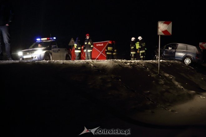 Tragiczny wypadek w Tyszkach Nadborach: 1 osoba nie żyje, 5 zostało rannych [20.01.2016] - zdjęcie #21 - eOstroleka.pl