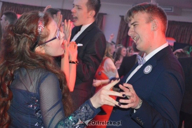 Studniówka II LO im. C.K. Norwida w Ostrołęce [23.01.2016] - zdjęcie #58 - eOstroleka.pl