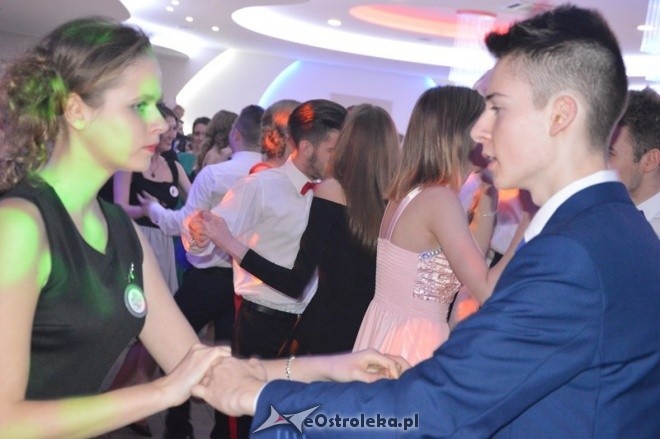 Studniówka II LO im. C.K. Norwida w Ostrołęce [23.01.2016] - zdjęcie #57 - eOstroleka.pl