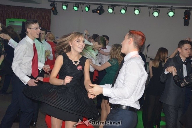 Studniówka II LO im. C.K. Norwida w Ostrołęce [23.01.2016] - zdjęcie #56 - eOstroleka.pl