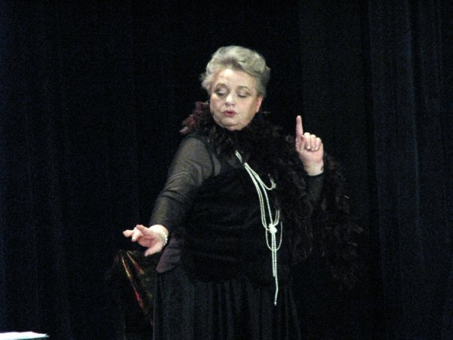Anna Seniuk w spektaklu teatralnym w Ostrołęckim Centrum Kultury [22.01.2016] - zdjęcie #16 - eOstroleka.pl