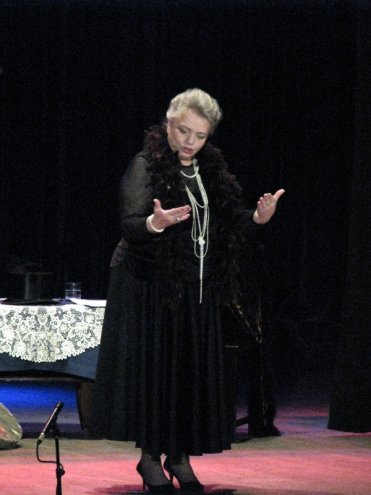 Anna Seniuk w spektaklu teatralnym w Ostrołęckim Centrum Kultury [22.01.2016] - zdjęcie #4 - eOstroleka.pl