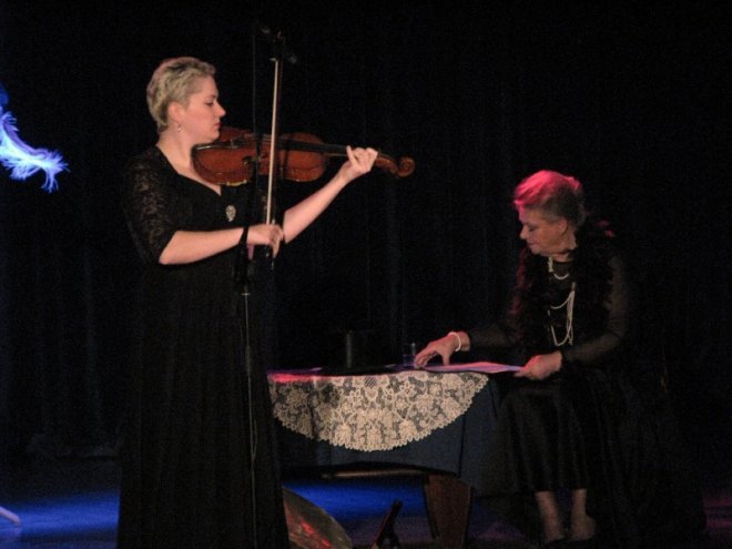 Anna Seniuk w spektaklu teatralnym w Ostrołęckim Centrum Kultury [22.01.2016] - zdjęcie #14 - eOstroleka.pl