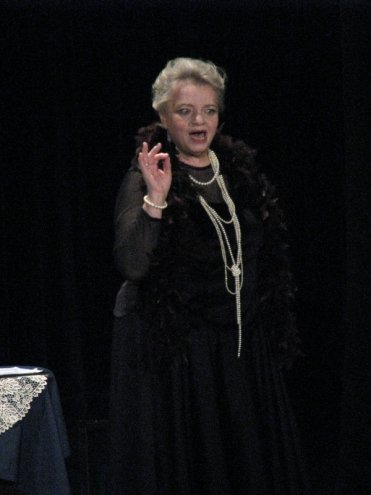 Anna Seniuk w spektaklu teatralnym w Ostrołęckim Centrum Kultury [22.01.2016] - zdjęcie #12 - eOstroleka.pl