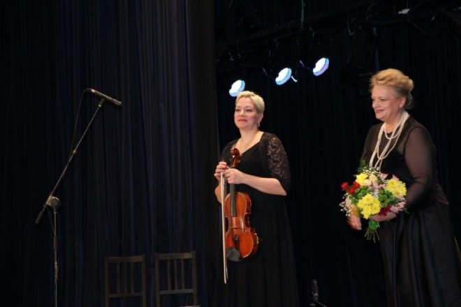 Anna Seniuk w spektaklu teatralnym w Ostrołęckim Centrum Kultury [22.01.2016] - zdjęcie #12 - eOstroleka.pl