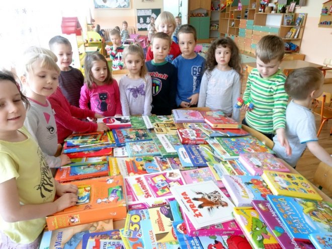 Zbiórka książek w Przedszkolu Nr 17  - zdjęcie #1 - eOstroleka.pl