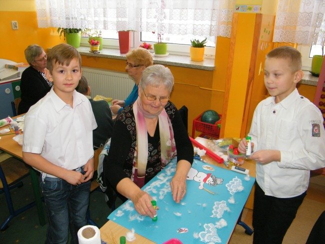 Dzień babci i Dziadka w Szkole Podstawowej w Kuninie [25.01.2016] - zdjęcie #13 - eOstroleka.pl