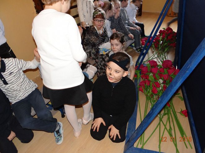 Dzień Babci i Dziadka w Szkole Podstawowej w Troszynie [27.01.2016] - zdjęcie #3 - eOstroleka.pl