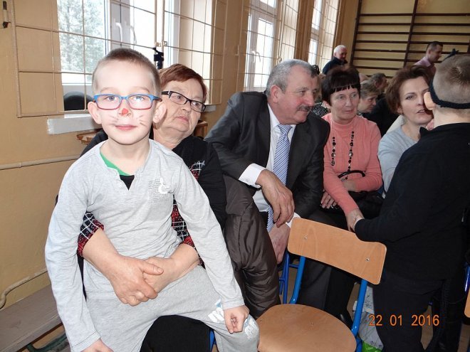 Dzień Babci i Dziadka w Szkole Podstawowej w Troszynie [27.01.2016] - zdjęcie #21 - eOstroleka.pl