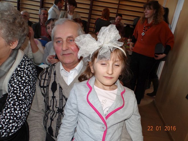 Dzień Babci i Dziadka w Szkole Podstawowej w Troszynie [27.01.2016] - zdjęcie #25 - eOstroleka.pl