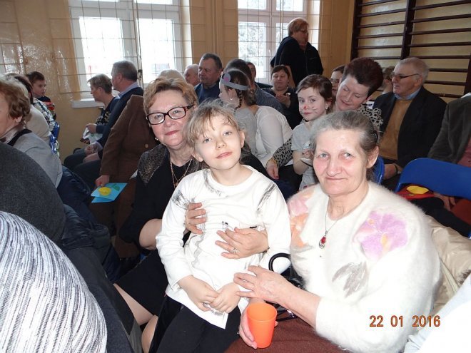 Dzień Babci i Dziadka w Szkole Podstawowej w Troszynie [27.01.2016] - zdjęcie #29 - eOstroleka.pl