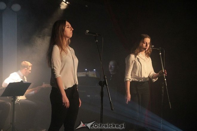 Premiera w Klubie Oczko – Obywatel GC w wykonaniu wokalistek Studia Piosenki [29.01.2016] - zdjęcie #35 - eOstroleka.pl