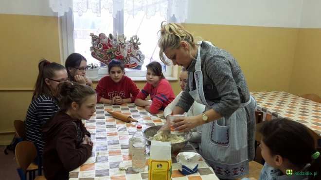 „Chruściki” i „fafernuchy” wypiekane przez uczniów z Chudka [02.02.2016] - zdjęcie #1 - eOstroleka.pl