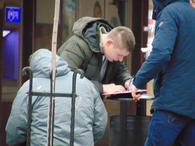 Stowarzyszenie Kukiz15 zbiera podpisy w sprawie referendum o imigrantach [02.02.2016] - zdjęcie #1 - eOstroleka.pl